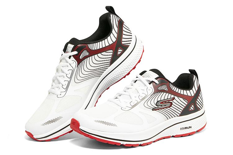 Беговые кроссовки мужские Skechers 220035-WBKR, 43 EU