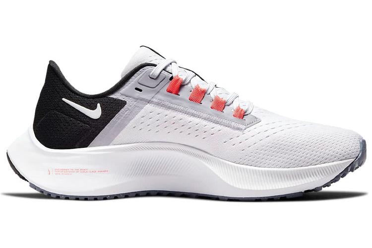 Беговые кроссовки женские Nike Air Zoom Pegasus 38 белые, 41 EU