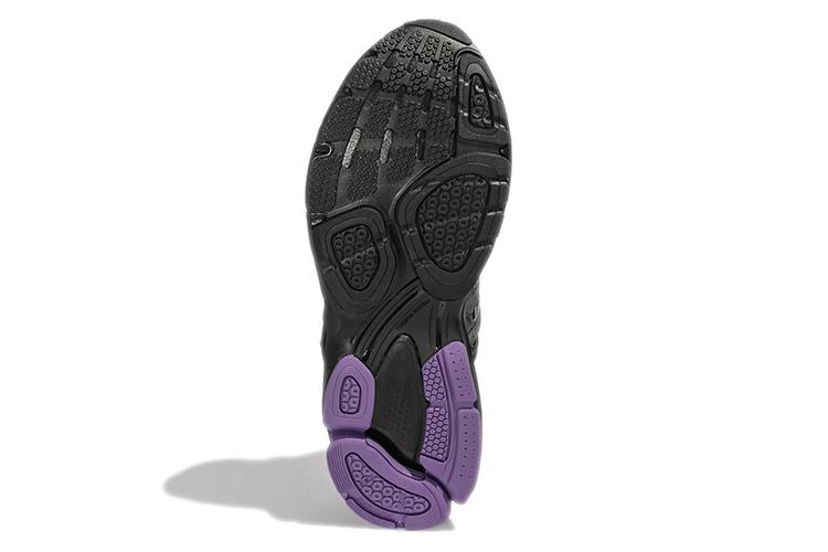 Кроссовки унисекс Adidas Spiritain 2000 Deluxe Collab черные, серые, пурпурные, 42 EU