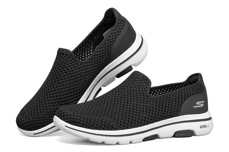 Кроссовки мужские Skechers Go Walk 5 Slip On черные, 39.5 EU