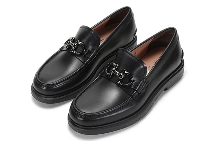 Лоферы мужские Salvatore FERRAGAMO Gancini Ornament черные-серые, 40.5 EU