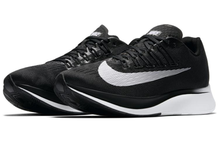 Кроссовки женские Nike Zoom Fly черно-белые, 36 EU