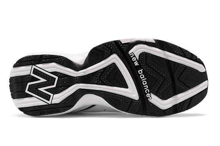 Кроссовки женские New Balance NB 452 черно-белые, 35 EU