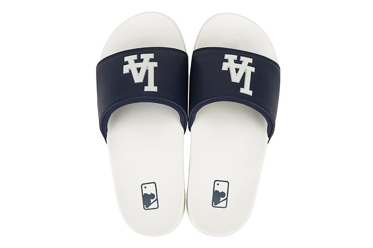 Шлепанцы унисекс MLB 32SHH2111-07N бежево-синие, 36.5 EU