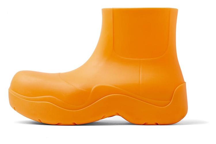 Резиновые полусапоги женские Bottega Veneta Puddle Ankle Boot тёмно-оранжевые, 35 EU