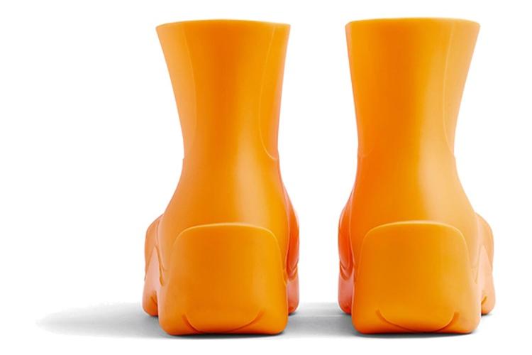 Резиновые полусапоги женские Bottega Veneta Puddle Ankle Boot тёмно-оранжевые, 35 EU