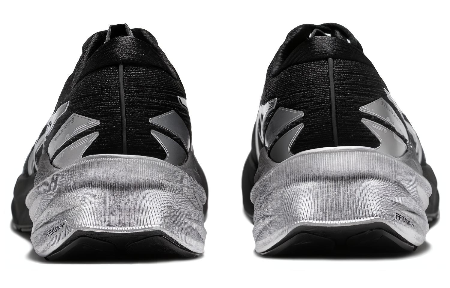 Кроссовки мужские ASICS Novablast 3 Platinum черные, белые, 42.5 EU