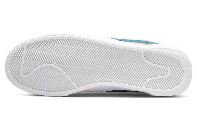 Спортивные кеды унисекс Nike Blazer Low Sacai Kaws, reed, 42.5 EU