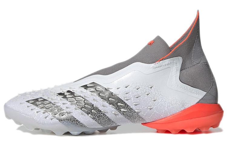 Футбольные бутсы мужские adidas Predator Freak+ TF Demonskin белые, 41 1/3 EU