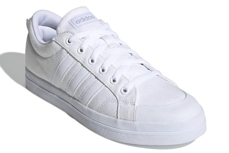 Кроссовки мужские Adidas Neo Bravada Low Tops белые, 42 2/3 EU