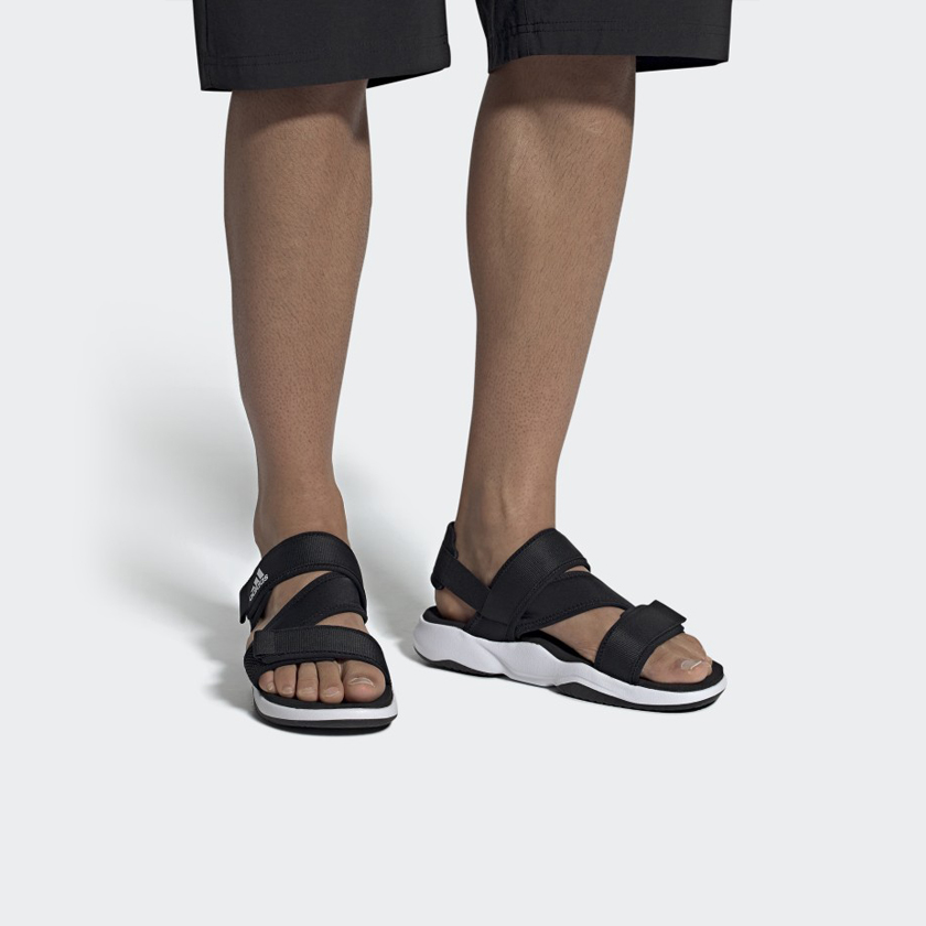 Сандалии унисекс Adidas Terrex Sumra черные, 40½ EU