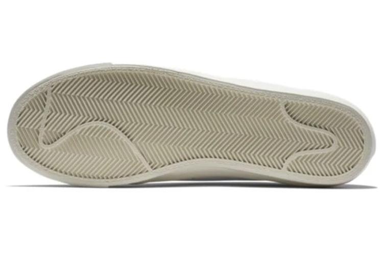 Кроссовки унисекс Nike Blazer Low XT Quartersnacks белые, 36.5 EU