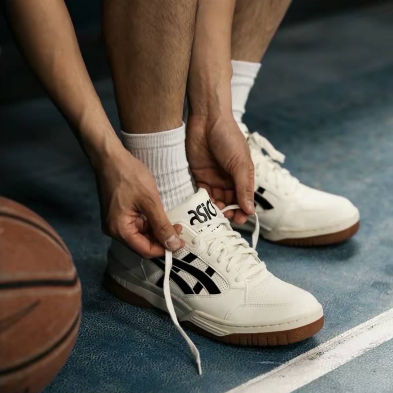 Кроссовки унисекс Asics Gel Spotlyte Low Rebound Youth cream-brown, 36 EU