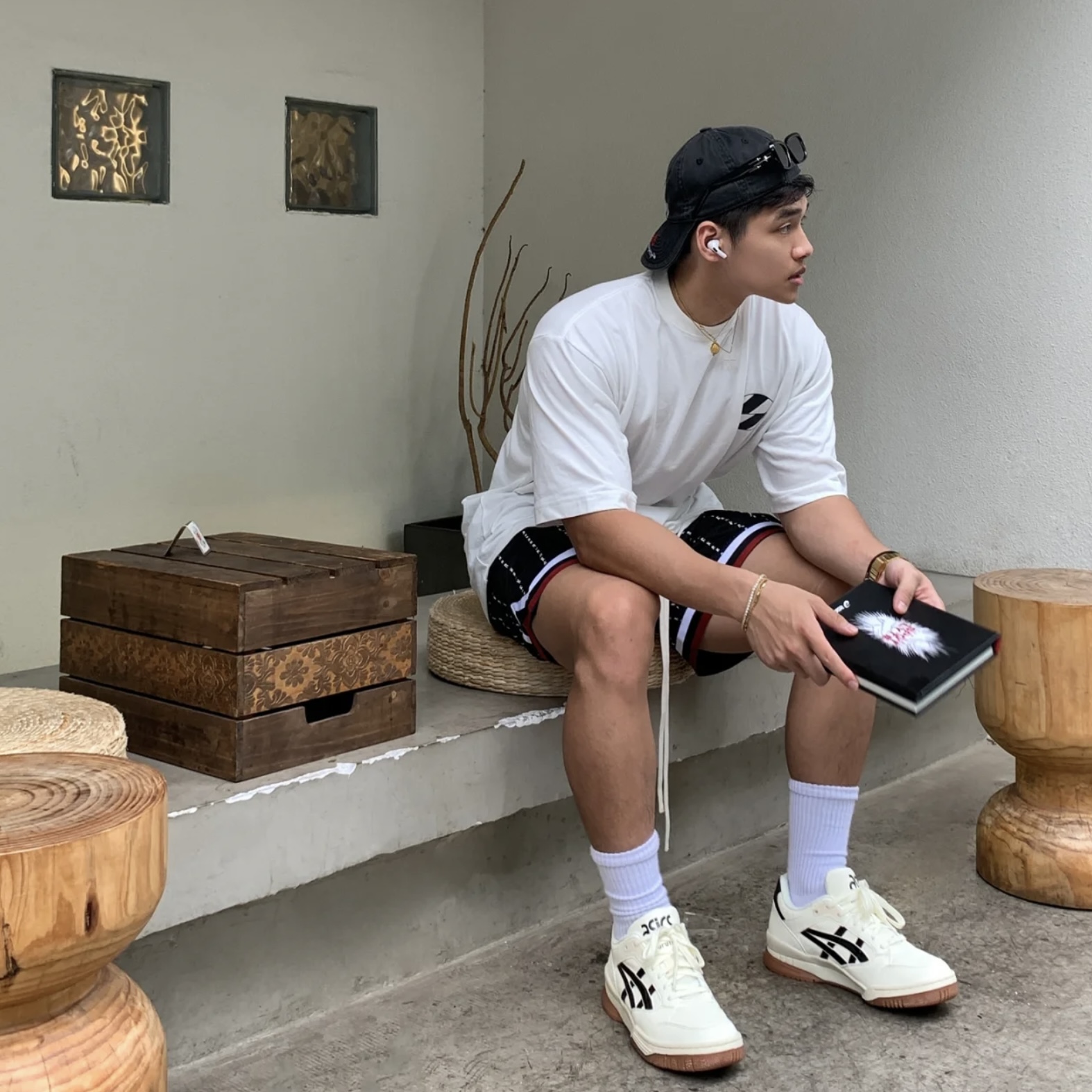 Кроссовки унисекс Asics Gel Spotlyte Low Rebound Youth cream-brown, 36 EU