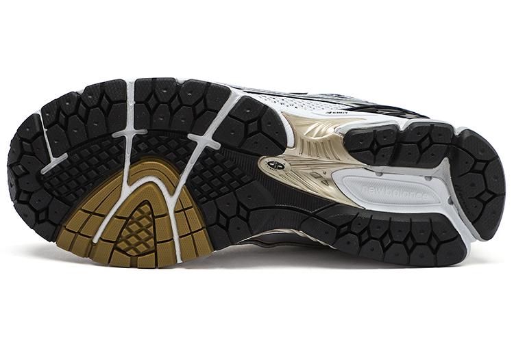 Кроссовки унисекс New Balance 1906R белые, серебристые, 46.5 EU