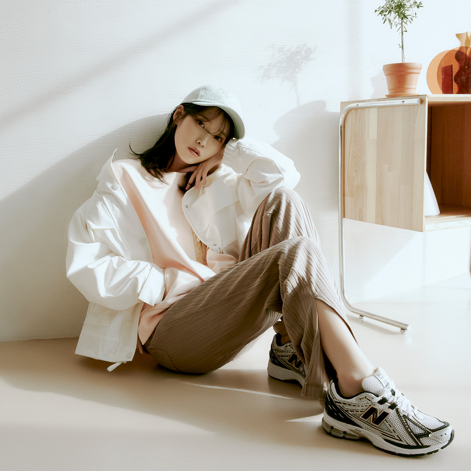 Кроссовки унисекс New Balance 1906R белые, серебристые, 46.5 EU