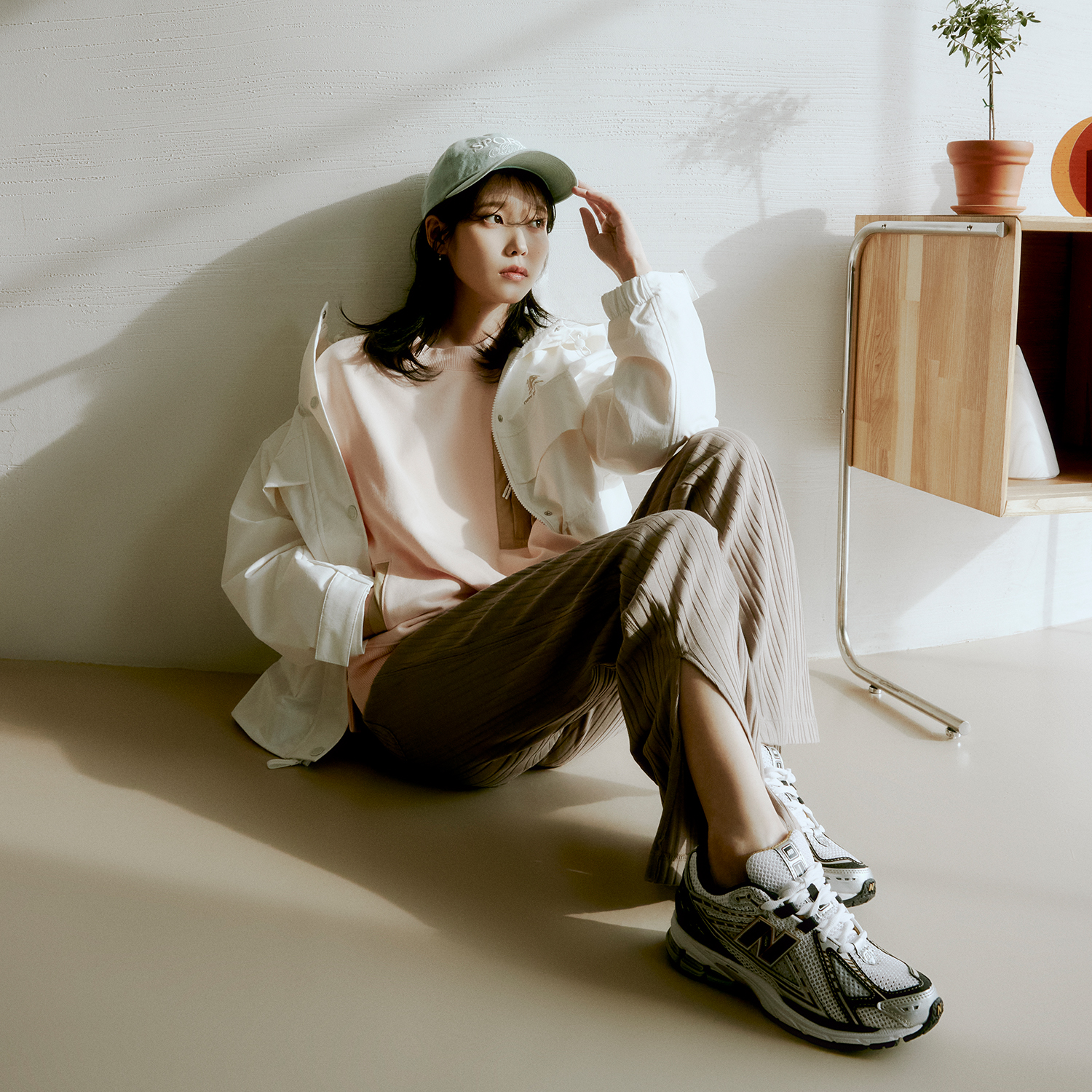 Кроссовки унисекс New Balance 1906R белые, серебристые, 46.5 EU