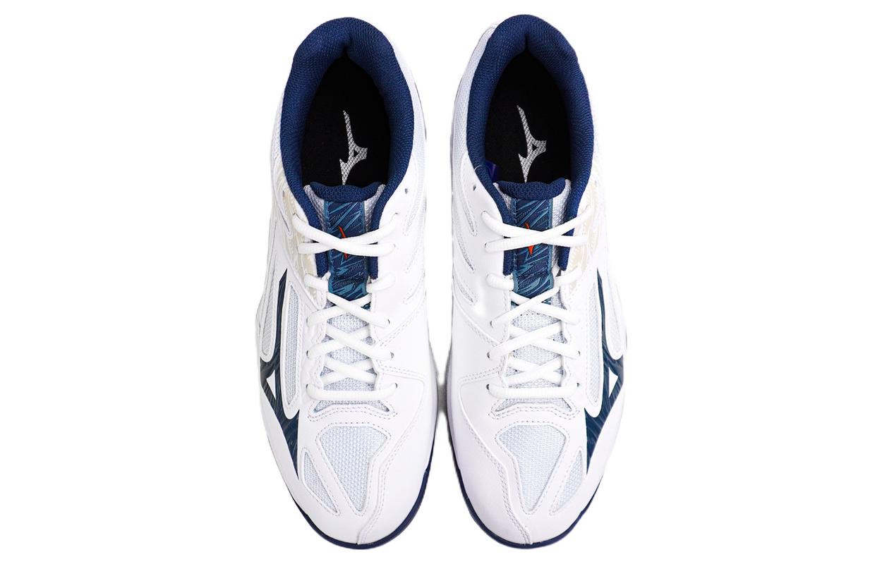 Кроссовки унисекс Mizuno Thunder Blade 3 белые, 36.5 EU