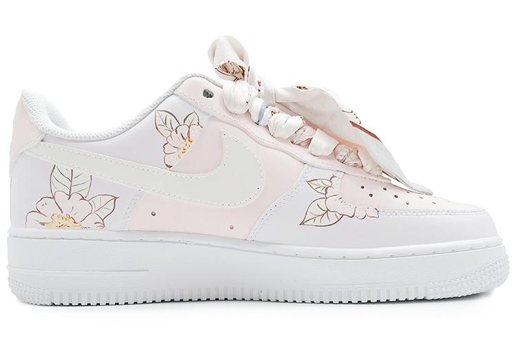 Кеды мужские Nike Air Force 1 Slip-Resistant Low-Top белые с розовым, 46 EU