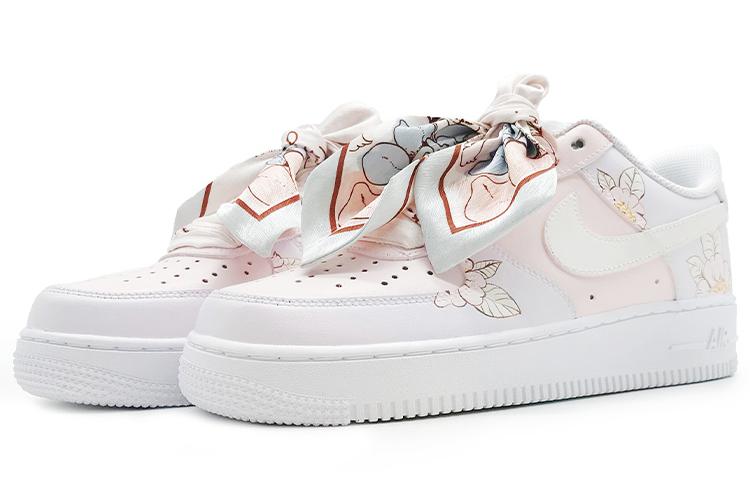 Кеды мужские Nike Air Force 1 Slip-Resistant Low-Top белые с розовым, 46 EU