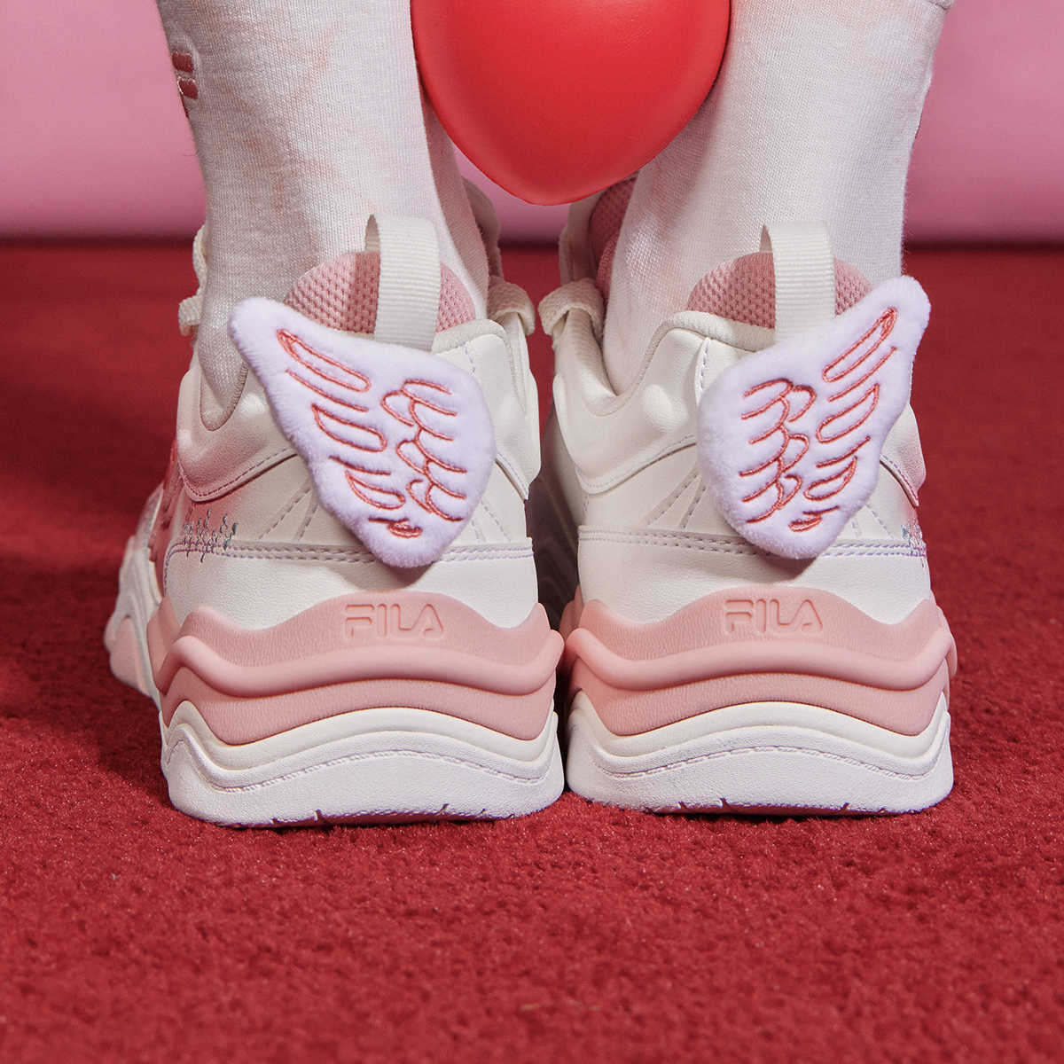 Спортивные кеды женские FILA FUSION Kick Sneakers белые, розовые, 36.5 EU