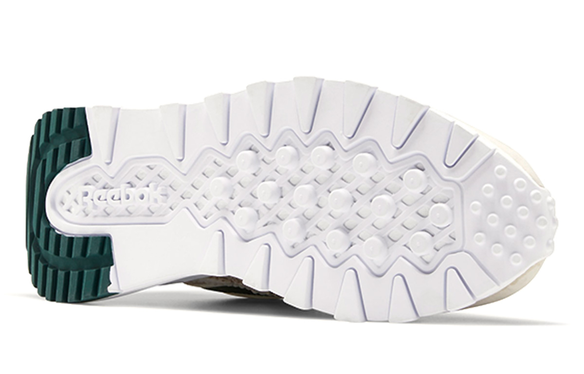 Кроссовки унисекс Reebok Classic Legacy sand stone harmony green, 38.5 EU