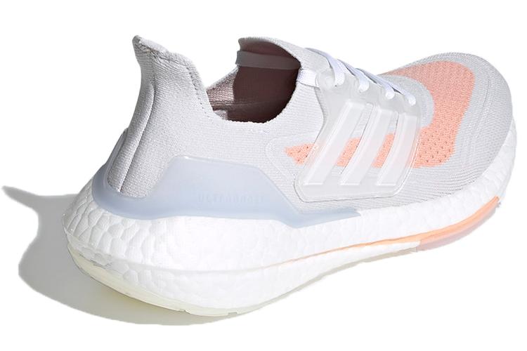 Кроссовки женские Adidas Ultra Boost 21 белые, 38 EU
