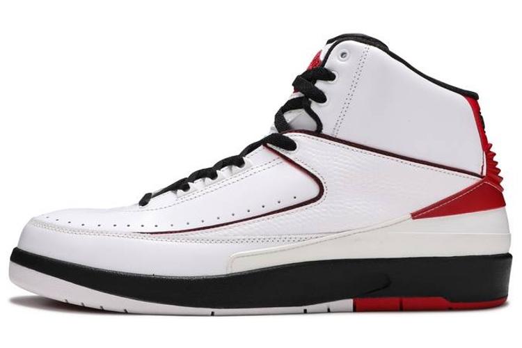 Кеды мужские Jordan 2 Retro QF белые, красные