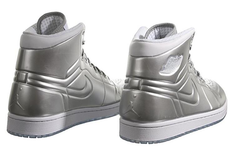 Кроссовки мужские Air Jordan 1 Anodized silver, 42.5 EU