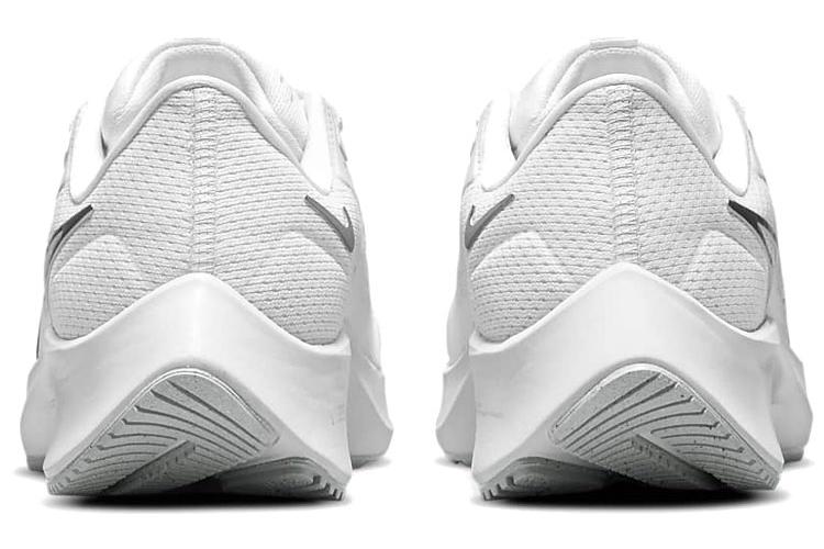 Кроссовки женские Nike Air Zoom Pegasus 38 белый металлик, 36.5 EU