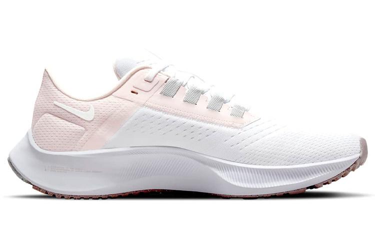 Беговые кроссовки женские Nike Air Zoom Pegasus 38 белые, 36 EU
