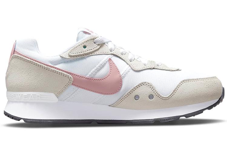 Спортивные кеды женские Nike Venture Runner Wide белые, 42 EU