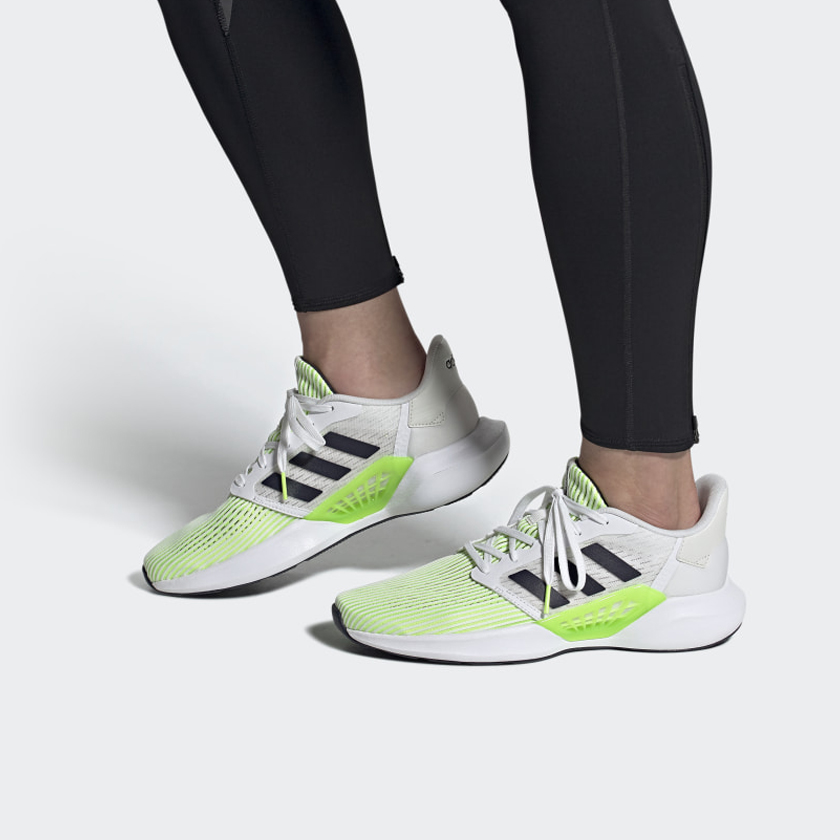 Кроссовки мужские Adidas Ventice белый сигнальный, 42 EU