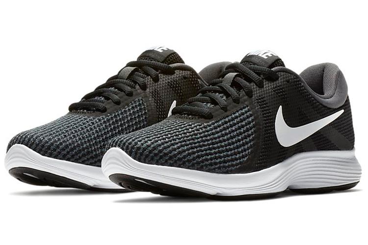 Беговые кроссовки женские Nike Revolution 4 черные, 35.5 EU