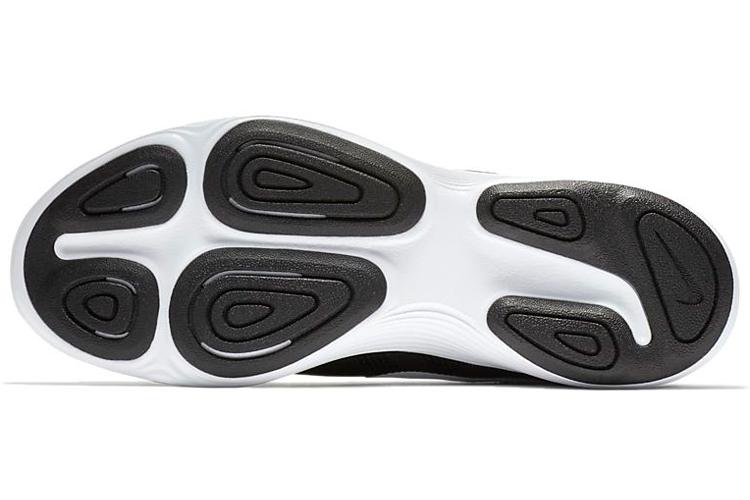 Беговые кроссовки женские Nike Revolution 4 черные, 35.5 EU