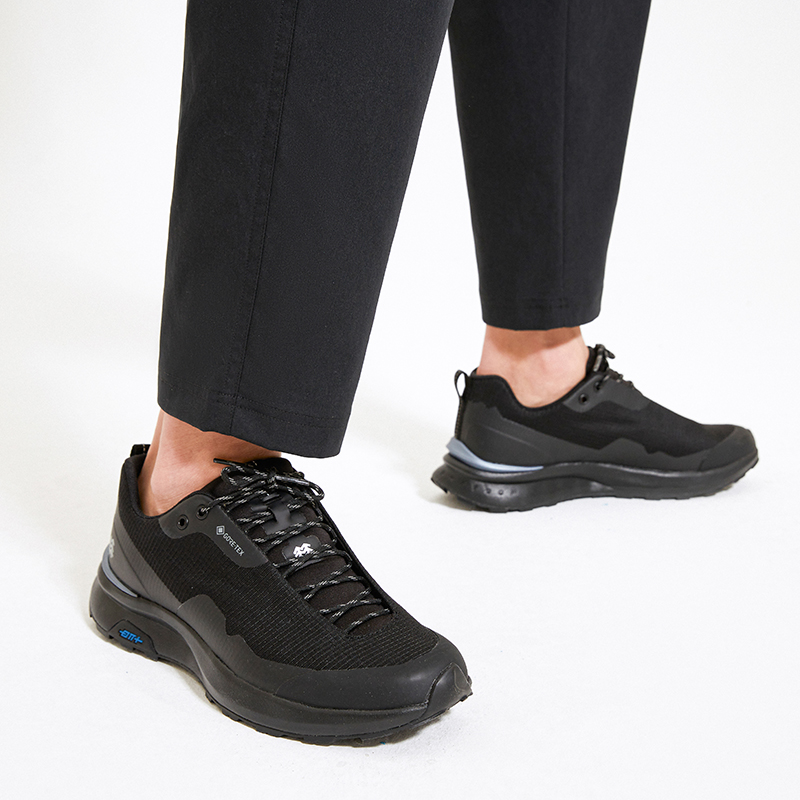 Спортивные ботинки мужские KOLON SPORT Skyler черные, 42 2/3 EU