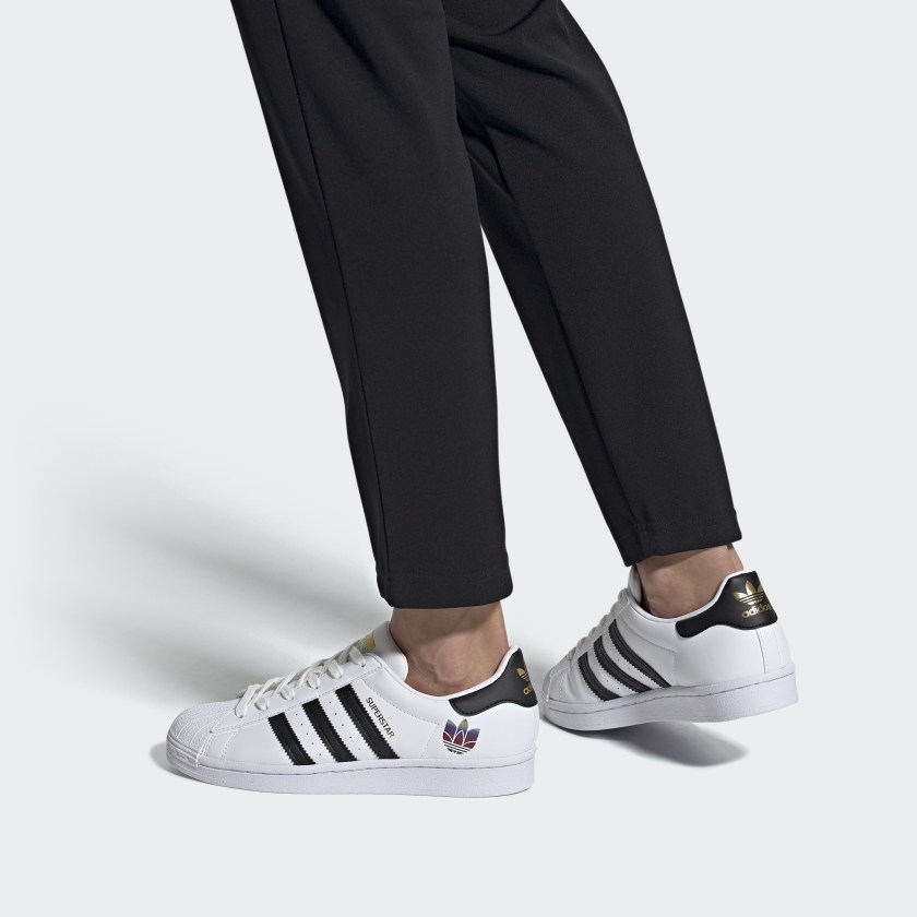 Кеды женские Adidas Originals Superstar Trefoil белые и черные, 36 2/3 EU