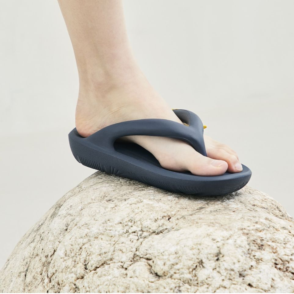 Шлепанцы унисекс TAW&TOE Quiet черные, 38 EU