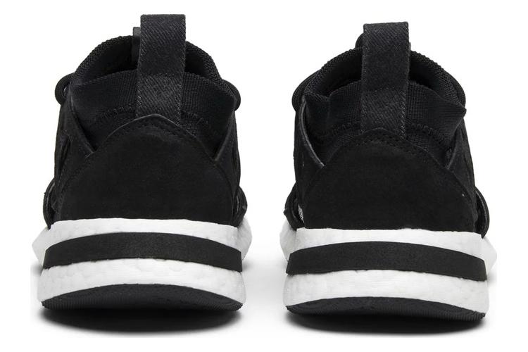 Кроссовки женские Adidas Consortium Arkyn X Naked черные-белые, 40 EU