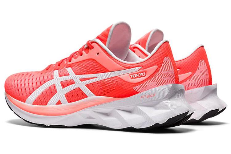 Кроссовки женские ASICS Novablast Tokyo, розовые, 37 EU