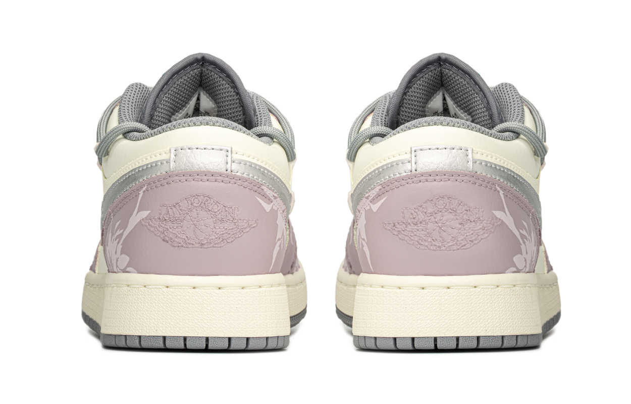 Кеды женские Jordan Air Jordan 1 Low Top Vintage GS серые, 39 EU