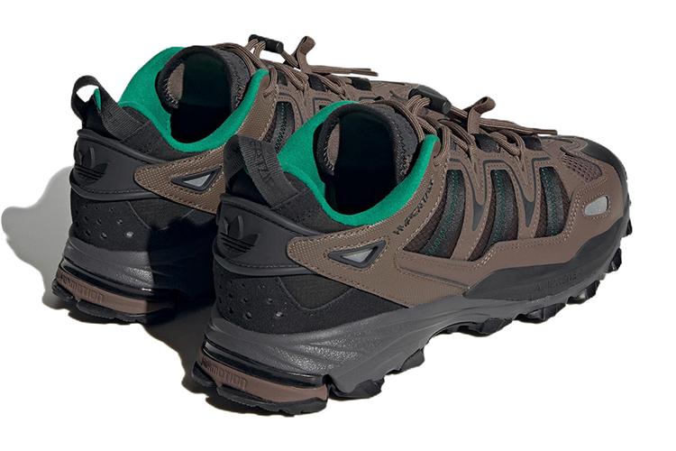 Спортивные ботинки унисекс Adidas Hyperturf Adventure коричневые, 44 EU