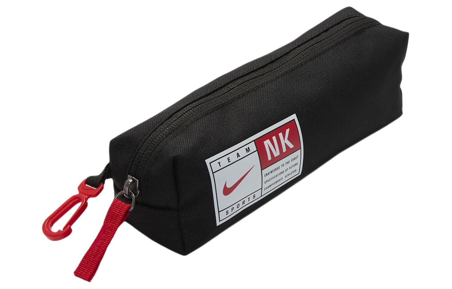 Рюкзак унисекс Nike FN0956-010 черный, coal black & university red