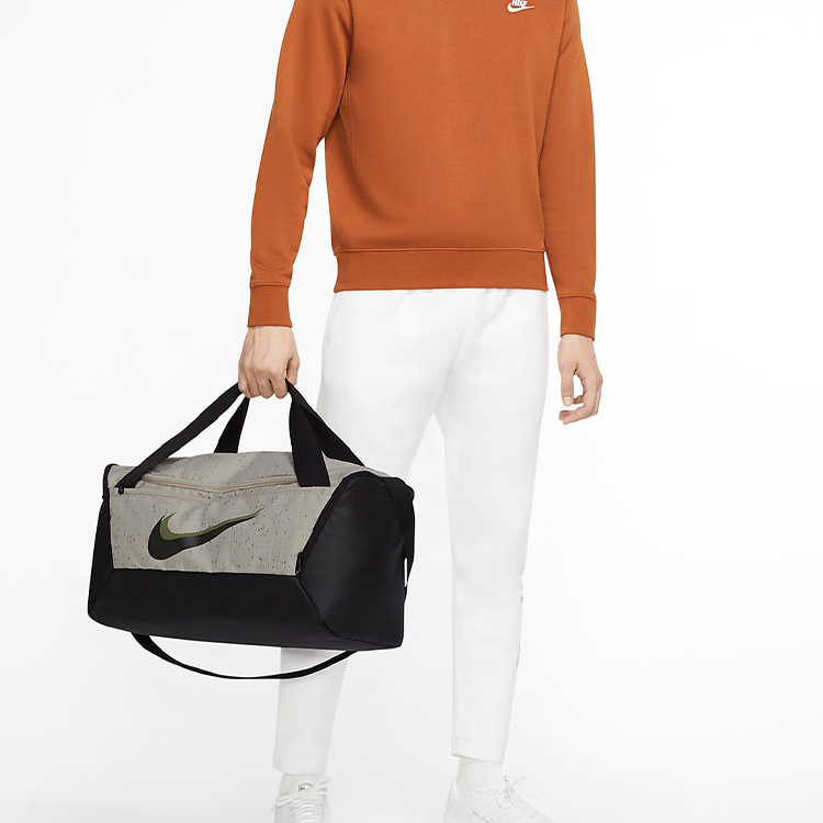 Спортивная сумка Nike CU9653-210 черно-серая