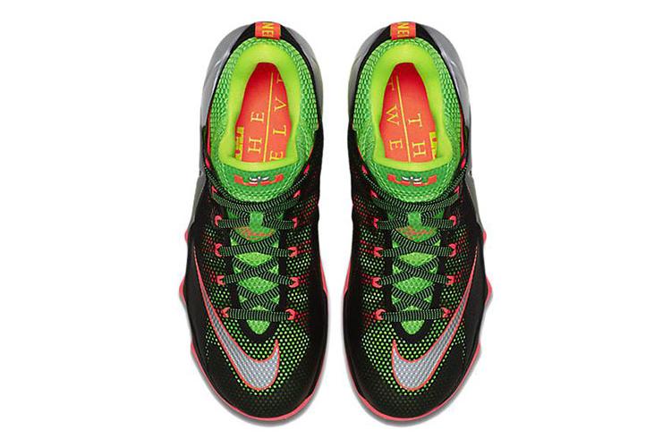 Кроссовки мужские Nike LeBron 12 Low EP черные, 42.5 EU