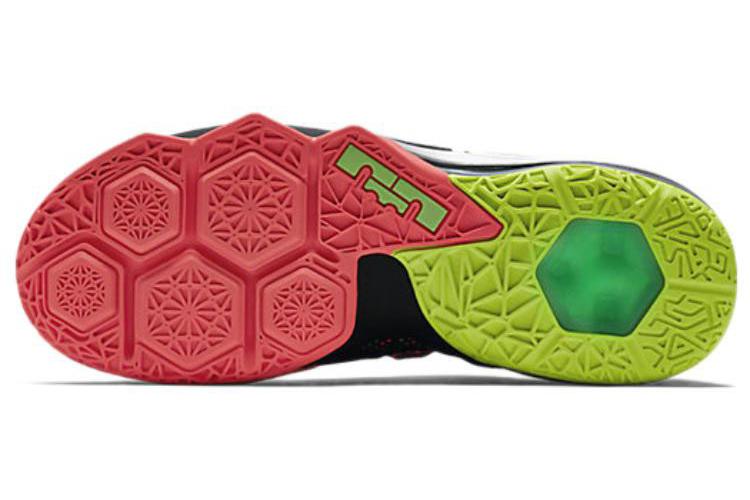 Кроссовки мужские Nike LeBron 12 Low EP черные, 42.5 EU