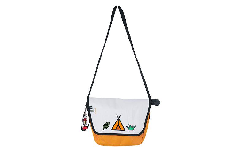 Сумка унисекс New Balance NCGCA89133 белая/желтая