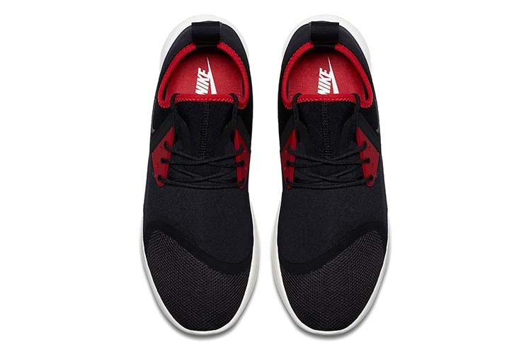 Кроссовки мужские Nike LunarCharge Essential черные-белые, 42 EU