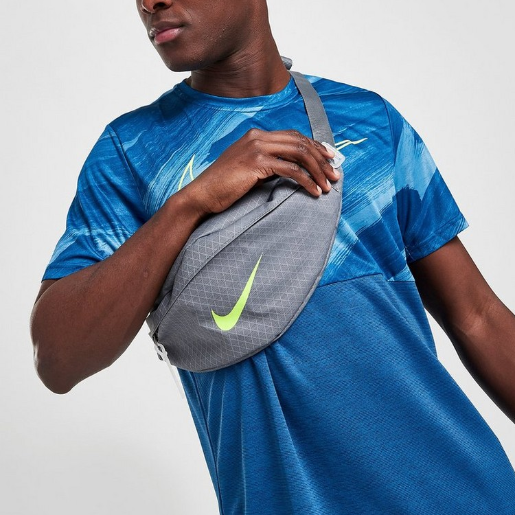 Поясная сумка унисекс Nike DC9856-084 серого цвета, MISC EU