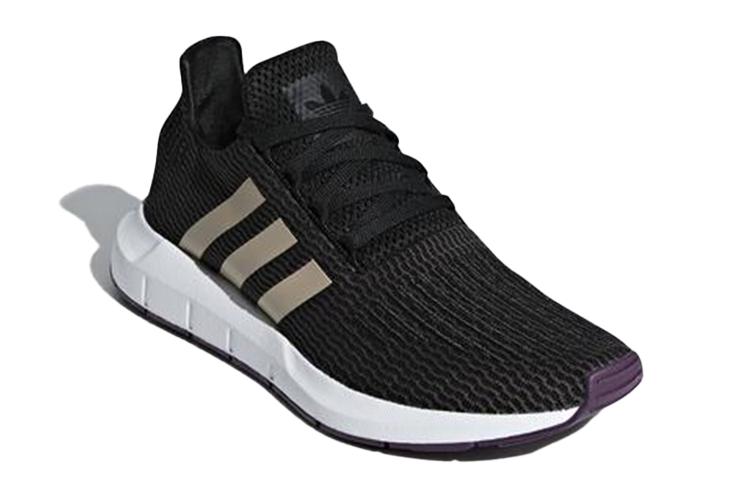 Кроссовки женские Adidas Swift Run, ash pearl s18, 36 EU
